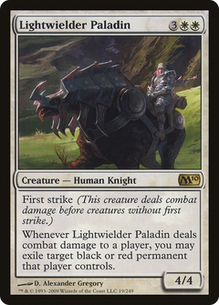 Lightwielder Paladin - Foil