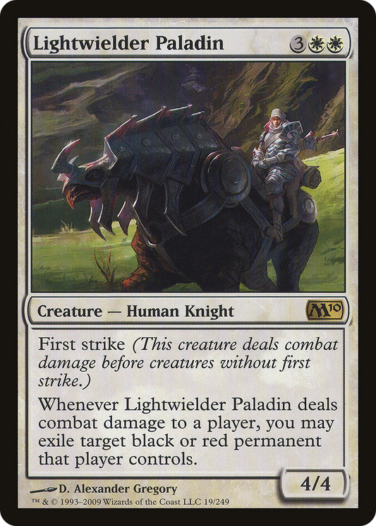 Lightwielder Paladin - Foil